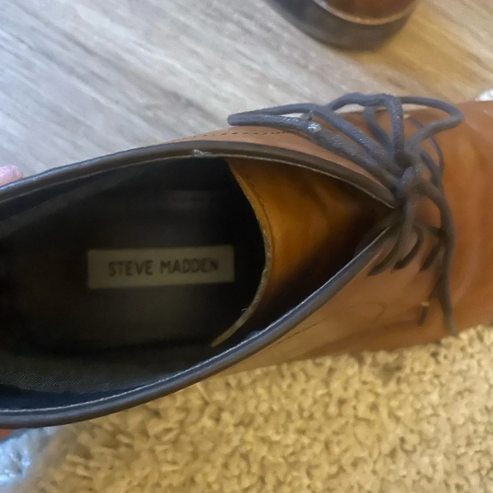 Steve Madden Brown Tan Leather Chukka Boots